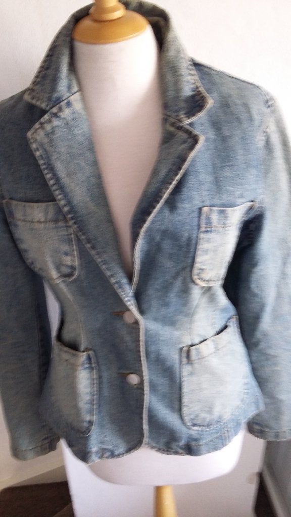 leuk spijkerjasje' small, Kleding | Dames, Blauw, Ophalen of Verzenden, Zo goed als nieuw, Jasje