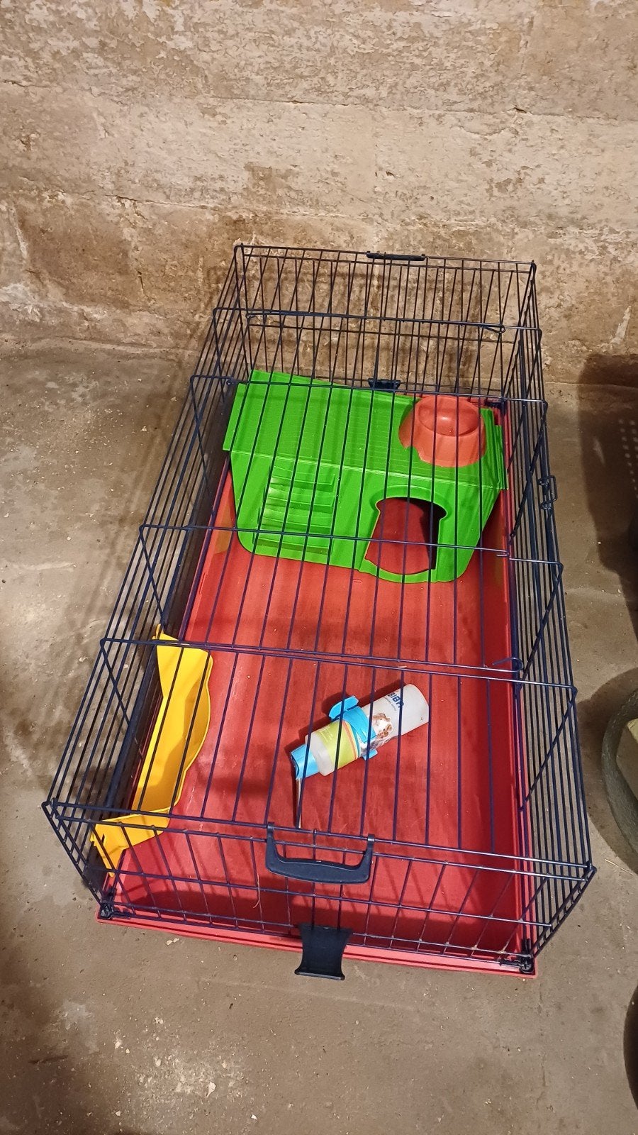 Cavia/Konijnenkooi, rood afm. ca 86x48x45cm met nachthok, Dieren en Toebehoren, Knaagdieren en Konijnen | Hokken en Kooien, Kooi