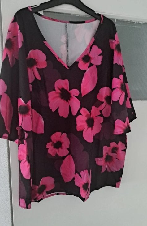 Shein Shirt Maat L - Zwart met Roze Bloemen, Kleding | Dames, Zwart, Maat 42/44 (L), Nieuw, Ophalen of Verzenden