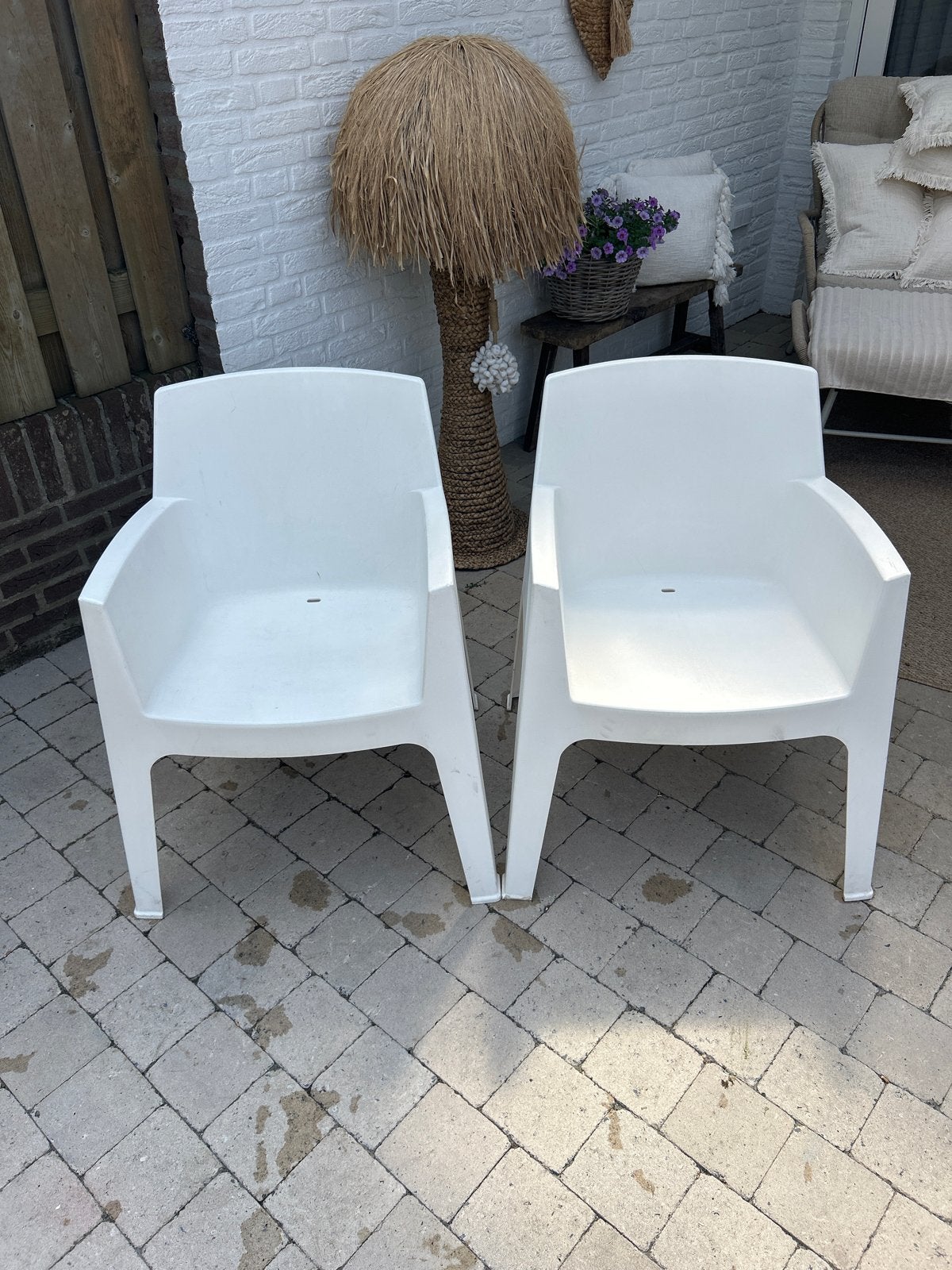 2 witte kunststof tuinstoelen, Tuin en Terras, Tuinstoelen, Ophalen, Gebruikt, Kunststof