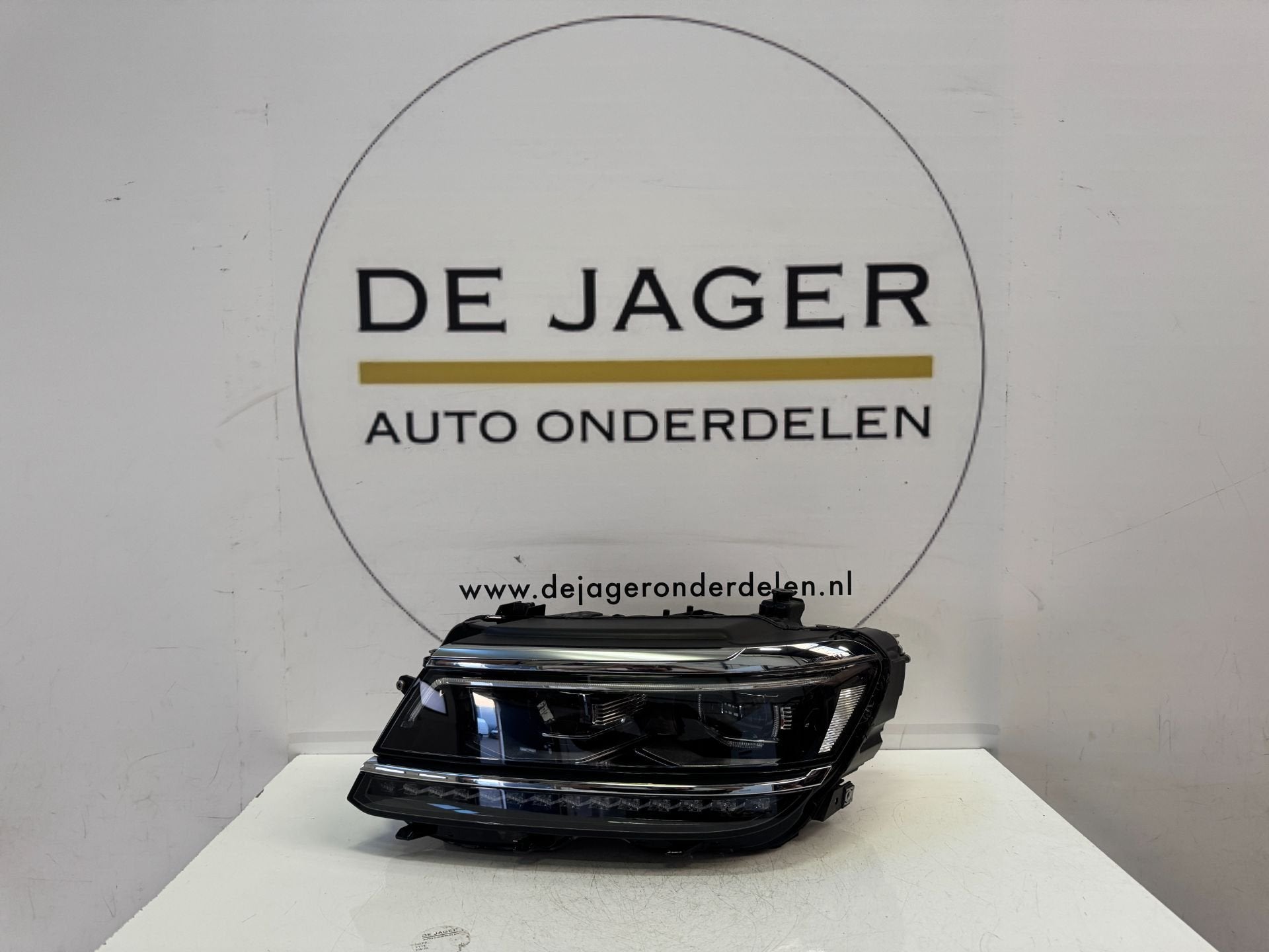 VW TIGUAN 5NA 5NB VOL LED KOPLAMP LINKS 5NB941081A, Gebruikt, Volkswagen, Volkswagen AG, Berliner Ring 2
38440  Wolfsburg, DE