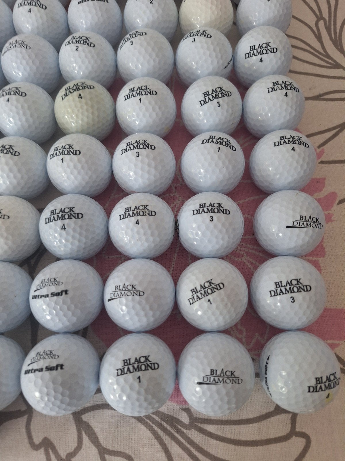 100 Black Diamond golfballen, Sport en Fitness, Ophalen of Verzenden, Bal(len)