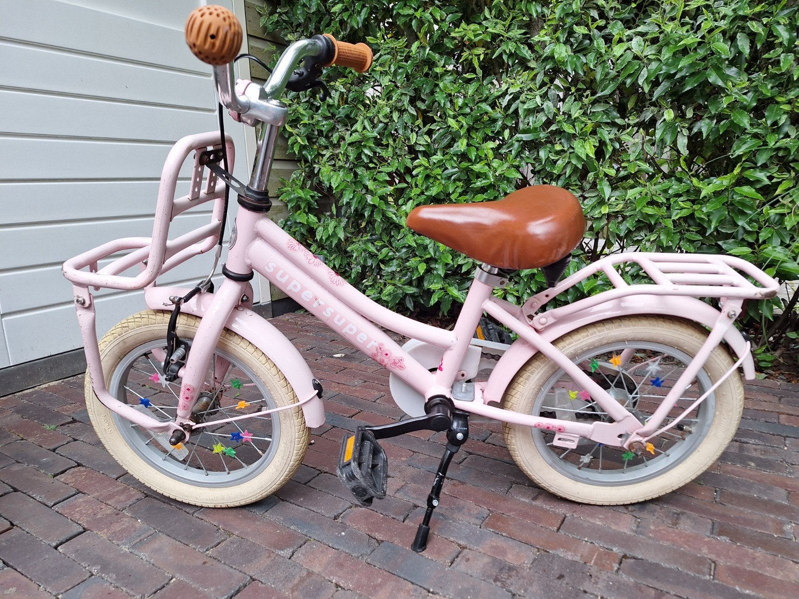 Kinderfiets 14 inch – met voordrager en zijwieltjes, Fietsen en Brommers, Fietsen | Vouwfietsen, Ophalen, Terugtraprem, Gebruikt