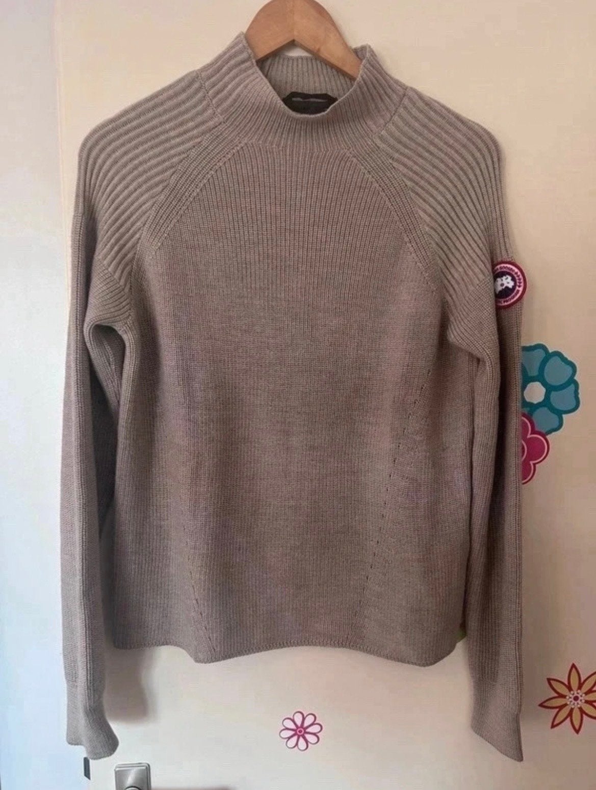 Canada Goose trui - Beige - Maat L/G - 100% wol, Ophalen of Verzenden, Zo goed als nieuw, Maat 42/44 (L), Beige