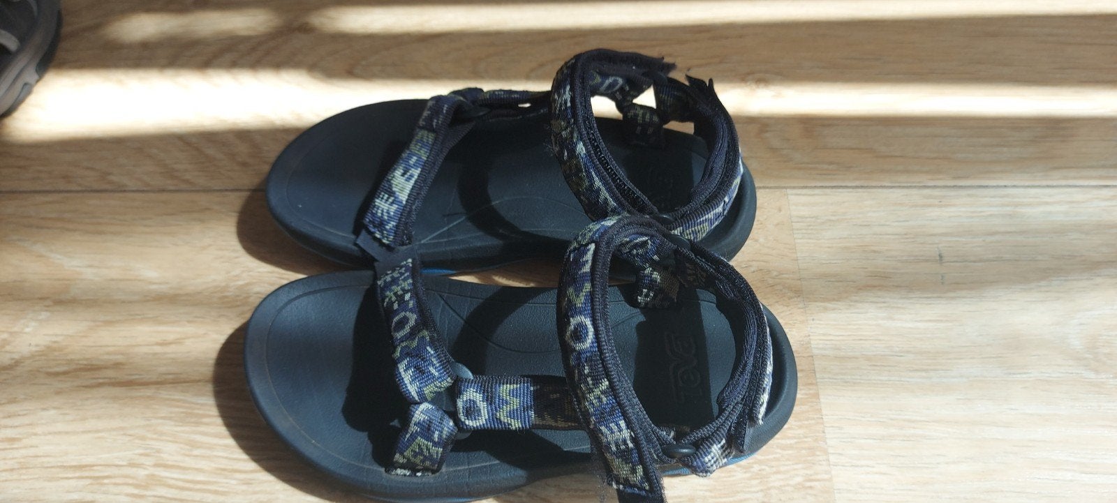 Teva sandalen mt  32, Kinderen en Baby's, Kinderkleding | Schoenen en Sokken, Ophalen
