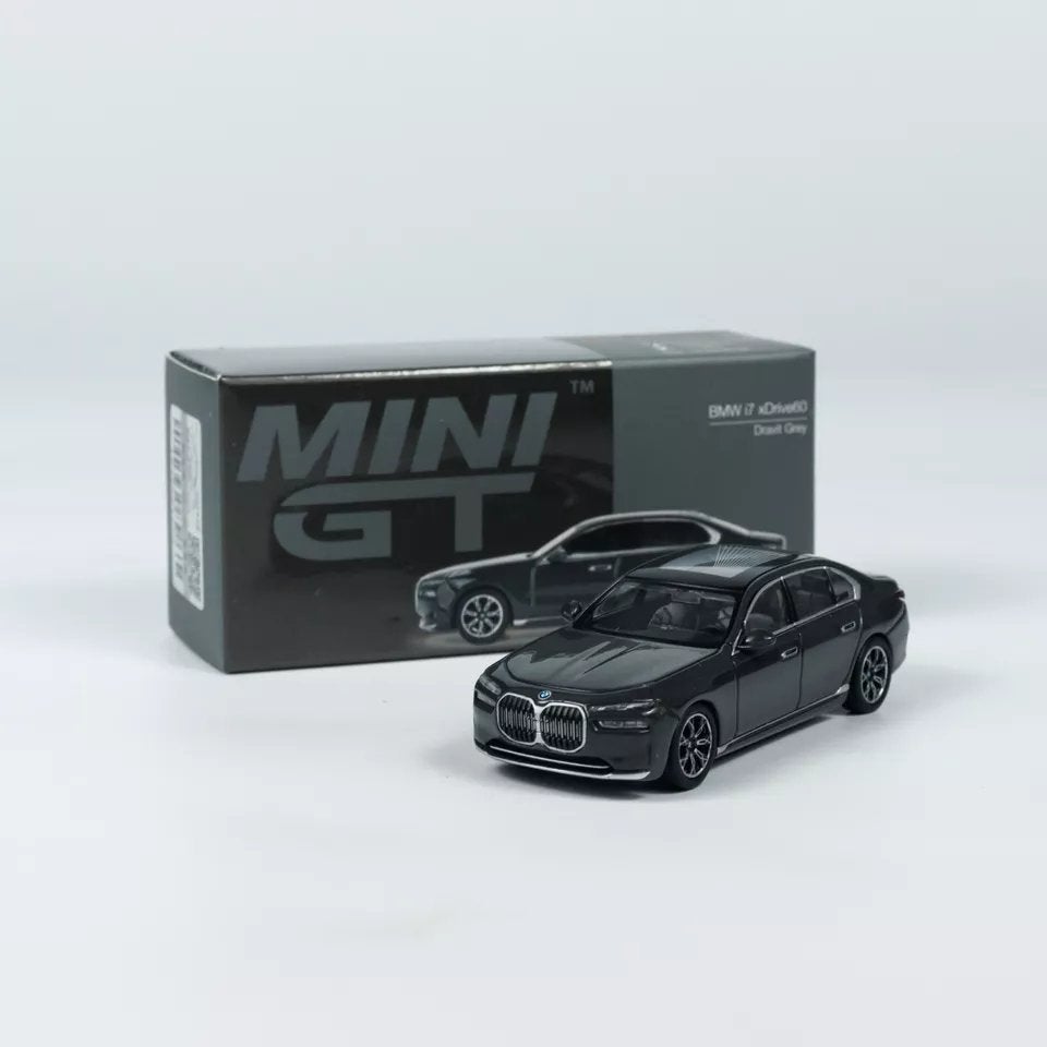 BMW i7 xDrive60 van Mini GT 1/64 nr. 818, Ophalen of Verzenden, Nieuw, Auto