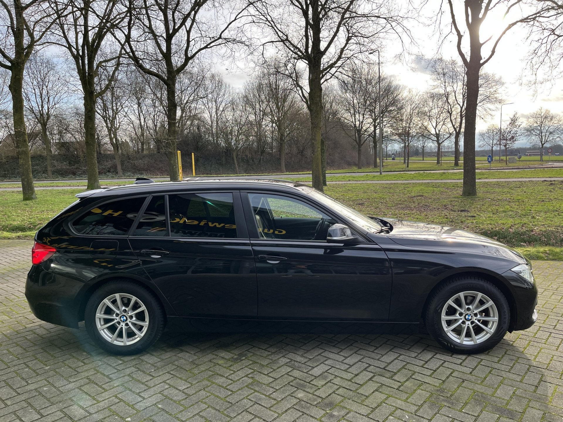 BMW 3 Serie Touring 318i | CAMERA | CLIMA | CRUISE | LED | N, Auto's, Gebruikt, Euro 6, Automatische klimaatregeling, 1445 kg