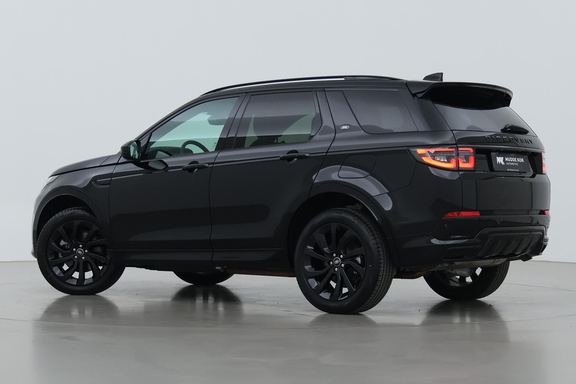 Land Rover Discovery Sport P270e PHEV Dynamic SE | Panoramad, Auto's, Land Rover, Automaat, 15 kWh, Discovery Sport, Zwart