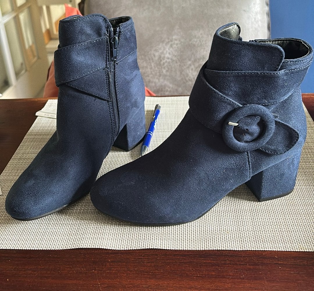 Blauw suede city line enkellaarsjes maat 37 nieuwstaat, Blauw, Lage of Enkellaarzen, Ophalen of Verzenden, Zo goed als nieuw