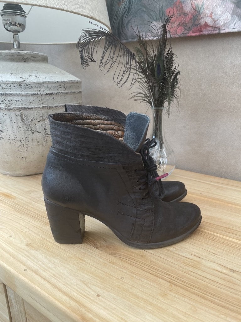 Nieuwe leren laarsjes Papucei, Kleding | Dames, Overige kleuren, Verzenden, Lage of Enkellaarzen, Nieuw