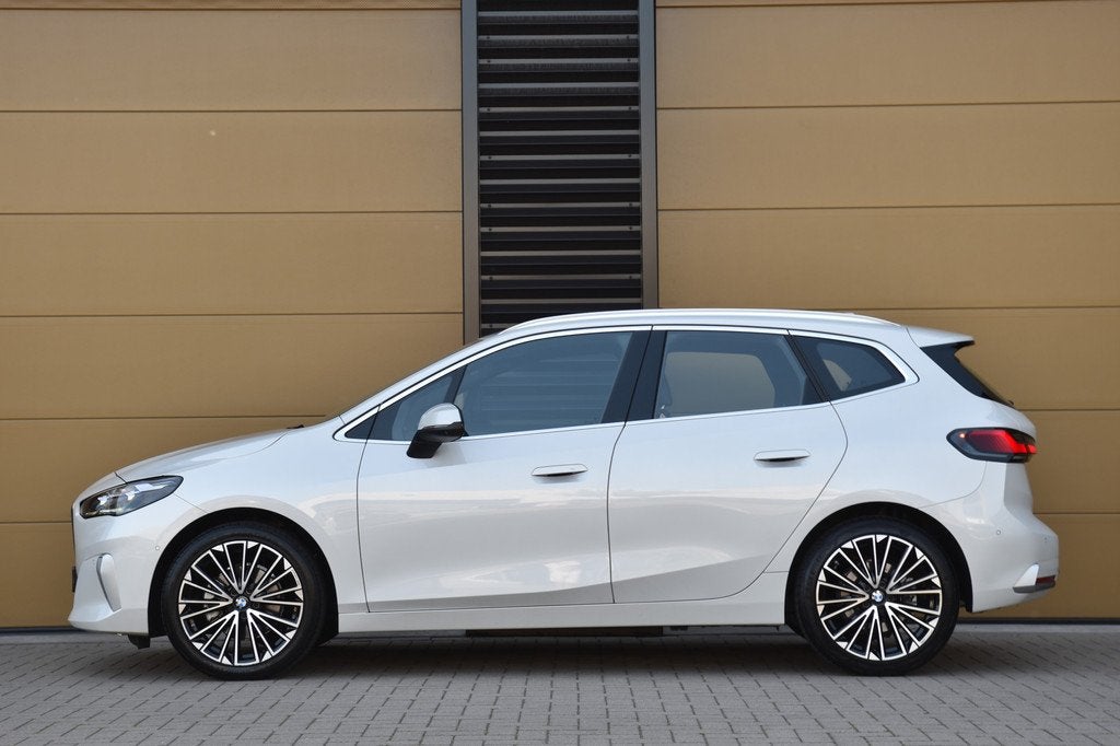 BMW 2 Serie Active Tourer 220i * Panoramadak * Sportstoel *, Auto's, BMW, Gebruikt, Met garantie (alle), Wit, Automatische klimaatregeling