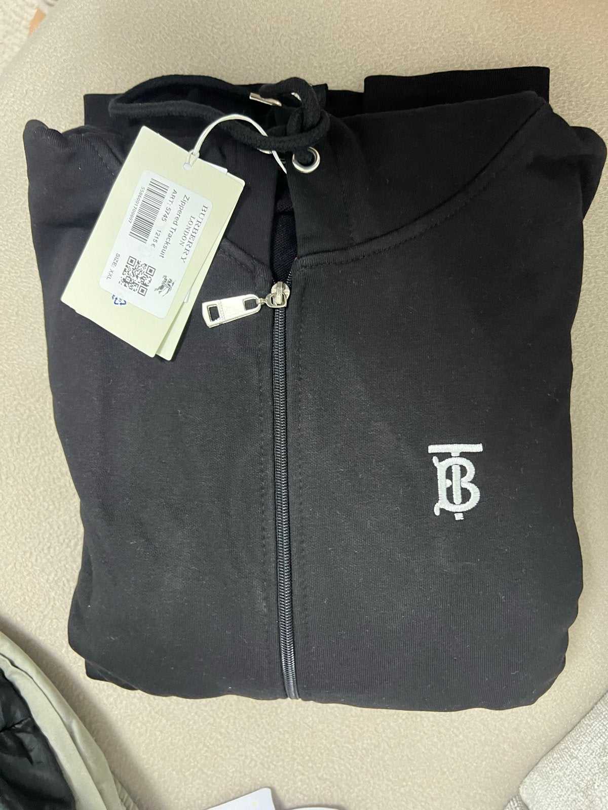 Burberry pak zwart XL/XXL - Nieuw met prijskaartje, Ophalen of Verzenden, Nieuw, Maat 56/58 (XL), Zwart