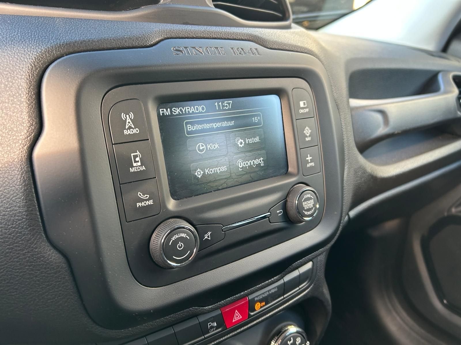 Originele Jeep Renegade Radio Navi + Frame 07356594720, Auto diversen, Gebruikt, -, -, Ophalen of Verzenden