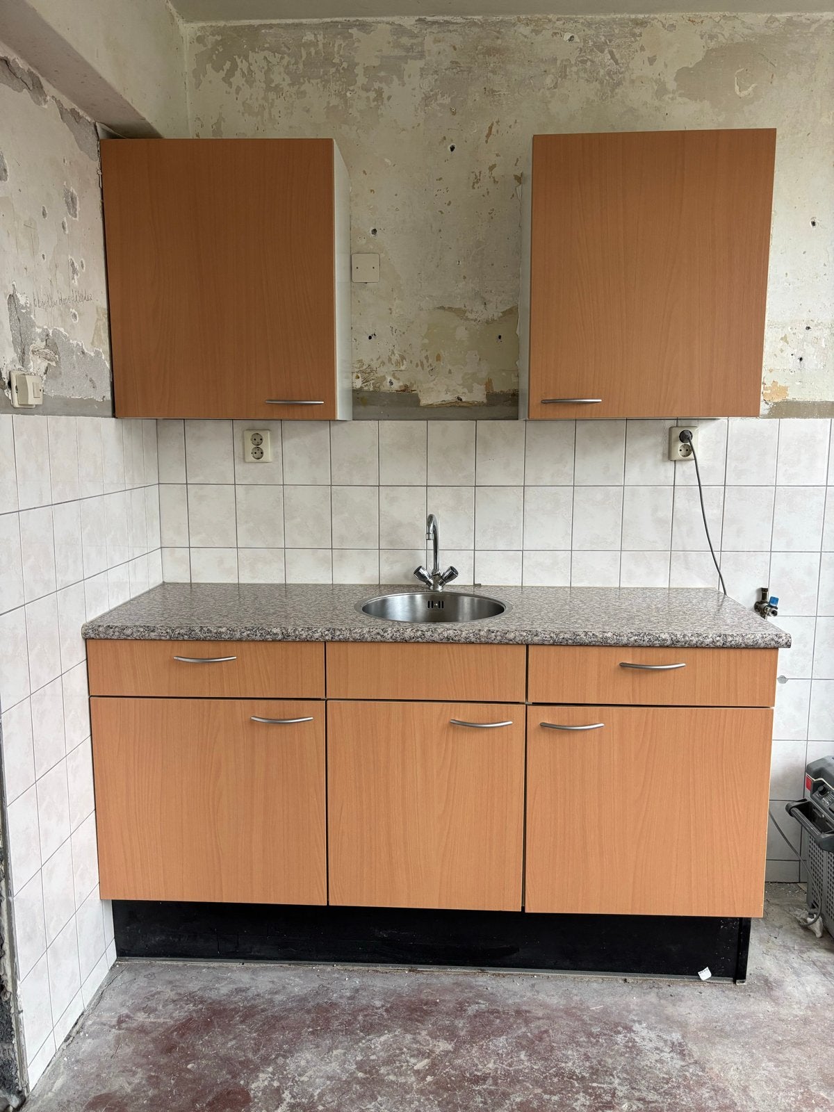 Bruynzeel Keuken: 3 Onderkasten, 2 Bovenkasten, Huis en Inrichting, Ophalen, Gebruikt, Bruin, 150 tot 200 cm