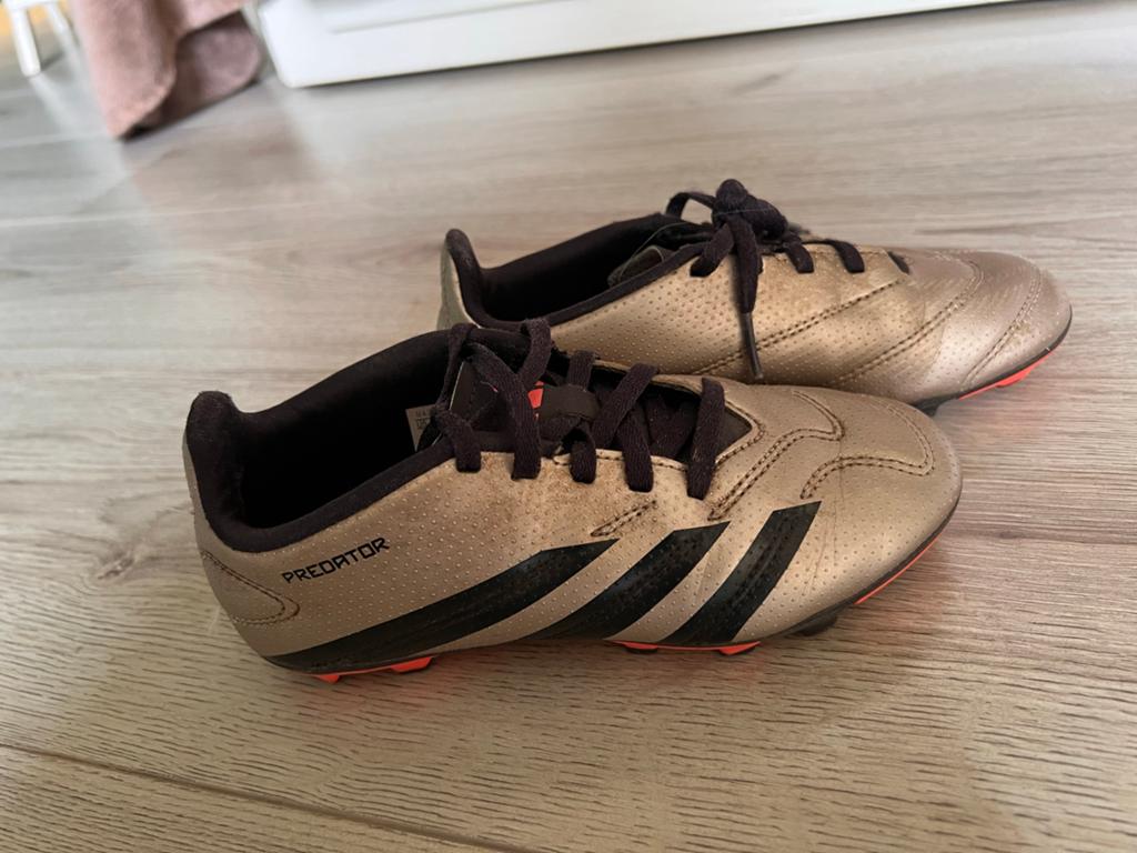 Adidas Predator voetbalschoenen maat 32, Ophalen of Verzenden, Zo goed als nieuw, Schoenen