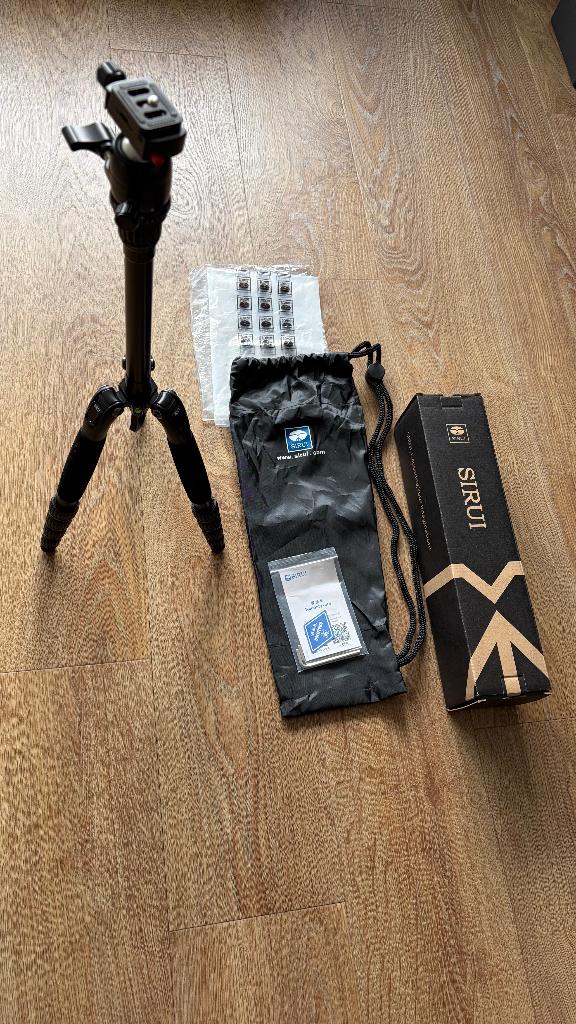 Sirui ultralight T-005SK statief + B-00K balhoofd, Nieuw, Minder dan 150 cm, Met balhoofd, Ophalen of Verzenden