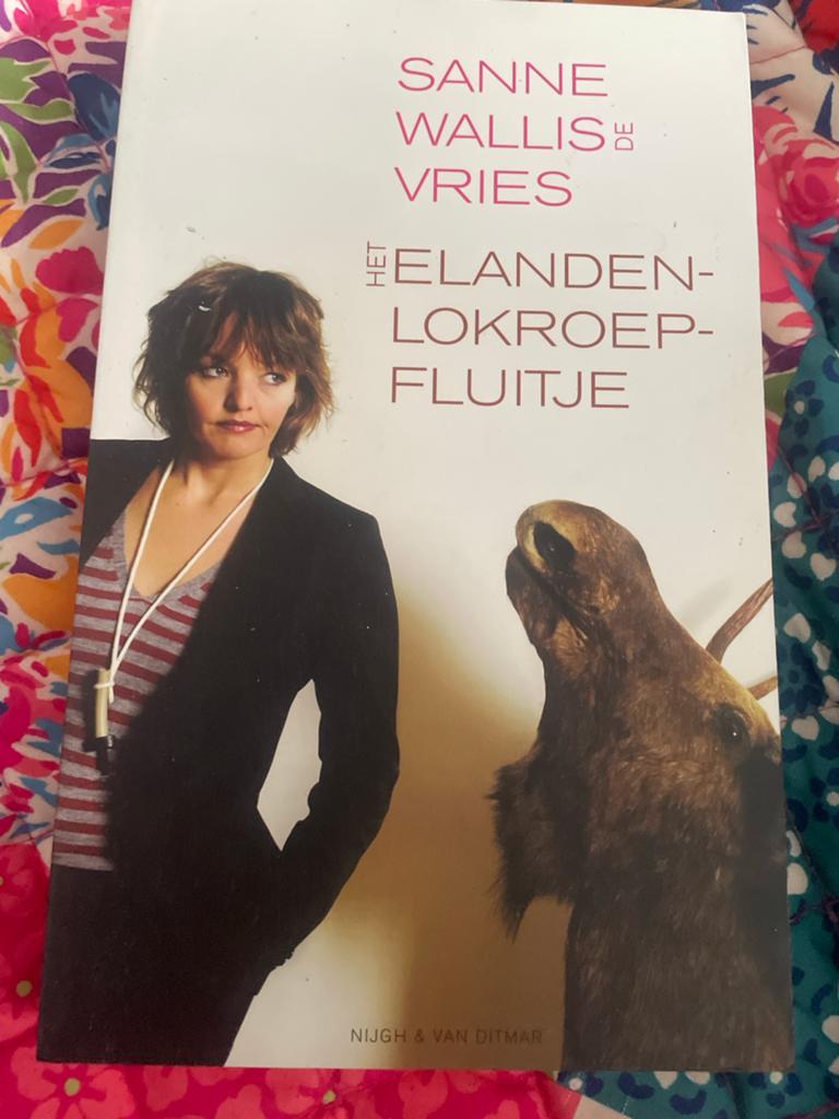 Het Elandenlokroepfluitje - Sanne Wallis de Vries, Ophalen of Verzenden, Zo goed als nieuw, Nederland