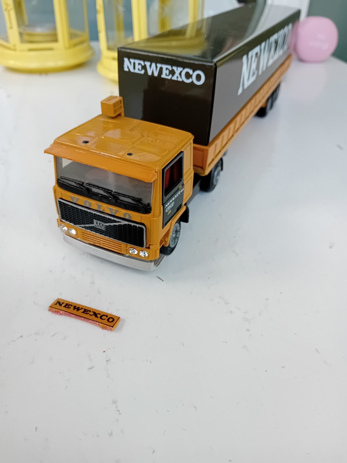 Tekno Volvo F10 Newexco., Hobby en Vrije tijd, Modelauto's | 1:50, Ophalen of Verzenden, Zo goed als nieuw, Bus of Vrachtwagen