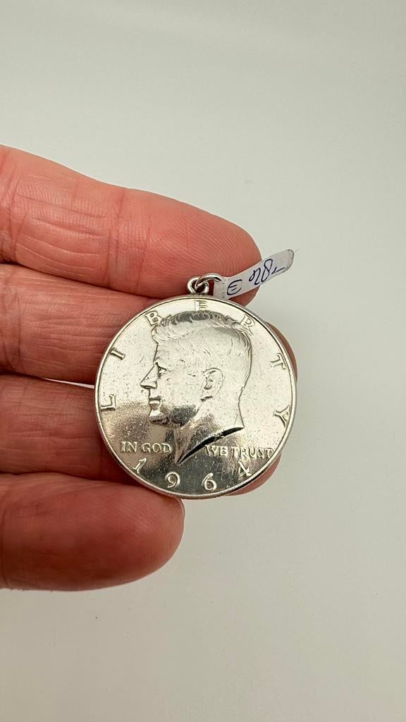 Zilveren hanger van President Kennedy 1964., Verzenden, Zo goed als nieuw, Zilver