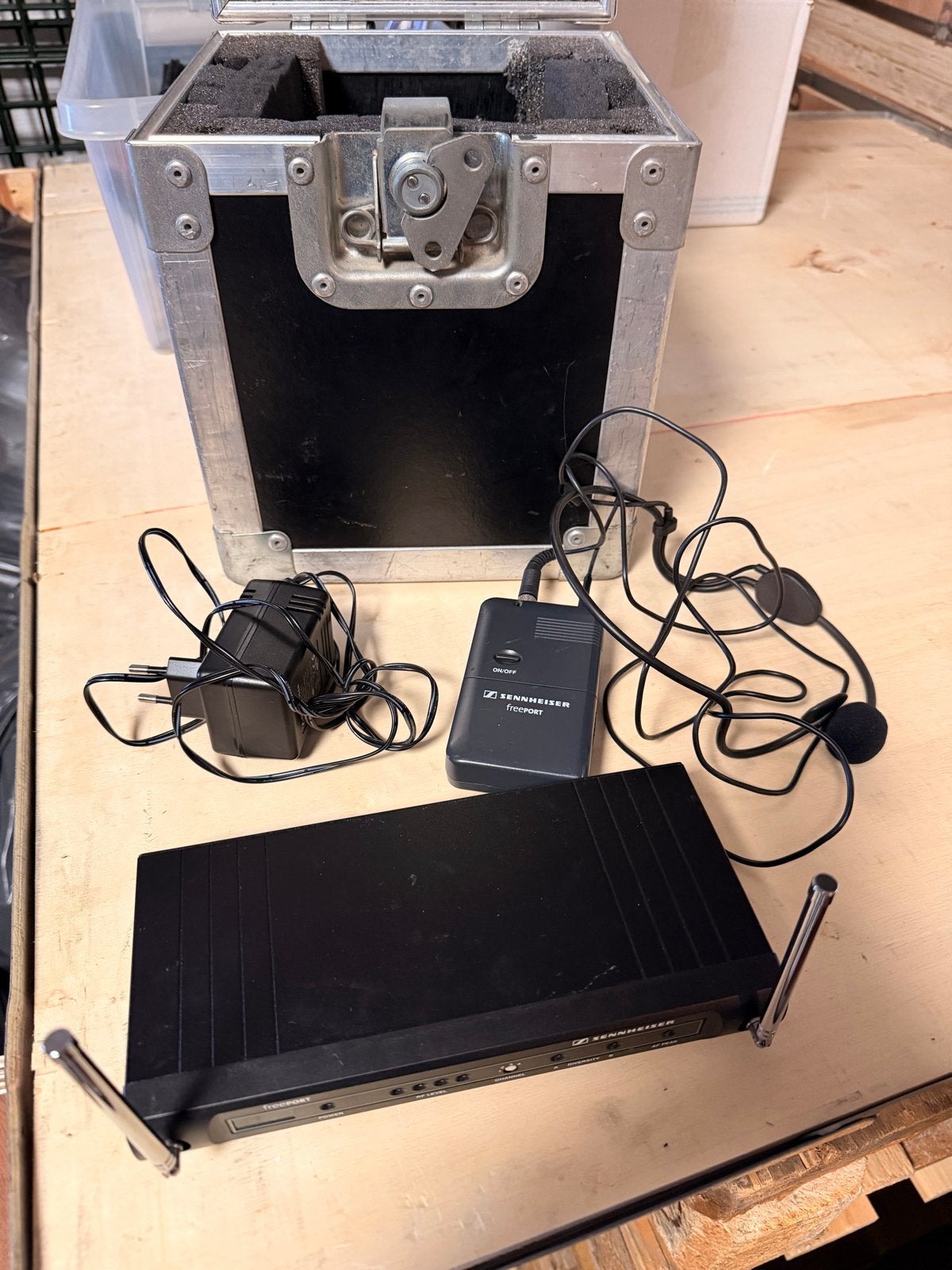 Sennheiser FreePORT Draadloos Microfoonsysteem met Headset, Ophalen of Verzenden, Gebruikt, Zangmicrofoon, Draadloos