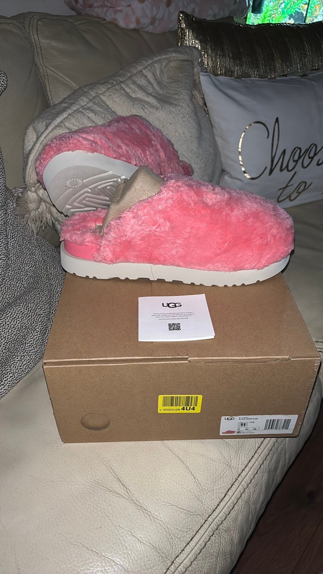 Nieuw UGG pantoffels Roze maat 42, Ophalen, Nieuw, Roze, Pantoffels of Sloffen