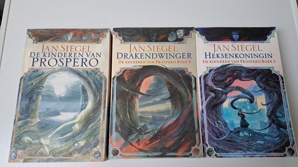 Jan Siegel: De kinderen van Prospero trilogie, Ophalen of Verzenden, Gelezen, Jan Siegel