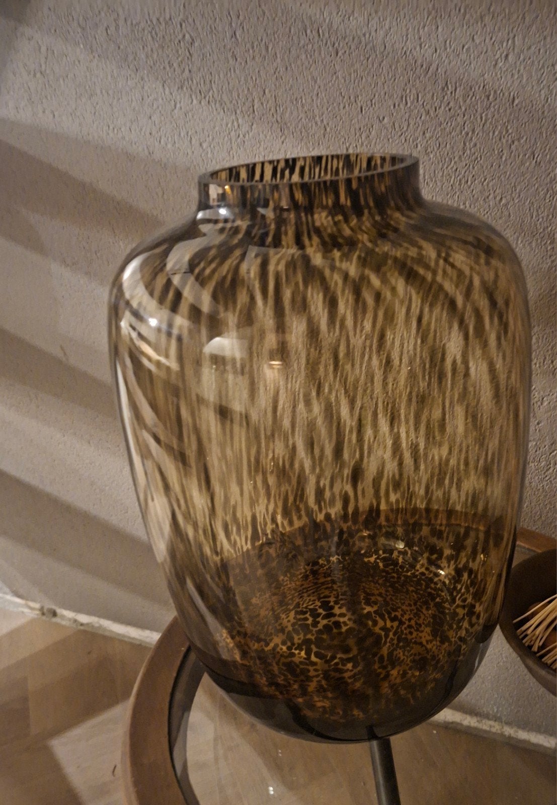 LUXE EYECATCHER! XL Cheetah Vaas 43cm (Vase The World) – NIE, 43 cm, Handgemaakt, Ophalen of Verzenden, Glas