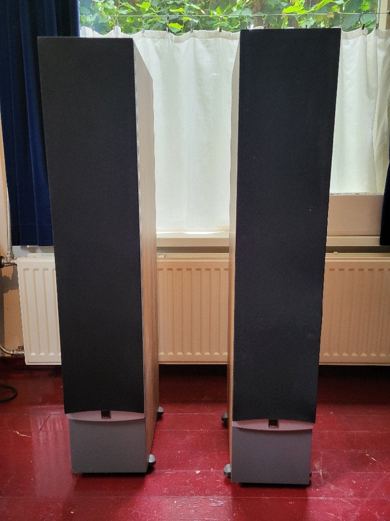 Dali Ikon 6  luidsprekers - Topkwaliteit, licht walnoot, Ophalen, Vloerstaande luidspreker, Inclusief standaarden, Zo goed als nieuw