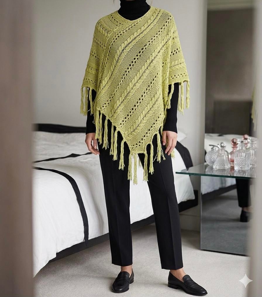 Limegroene gebreide poncho met franjes | frisse kleur, Kleding | Dames, Truien en Vesten, Ophalen of Verzenden, Zo goed als nieuw