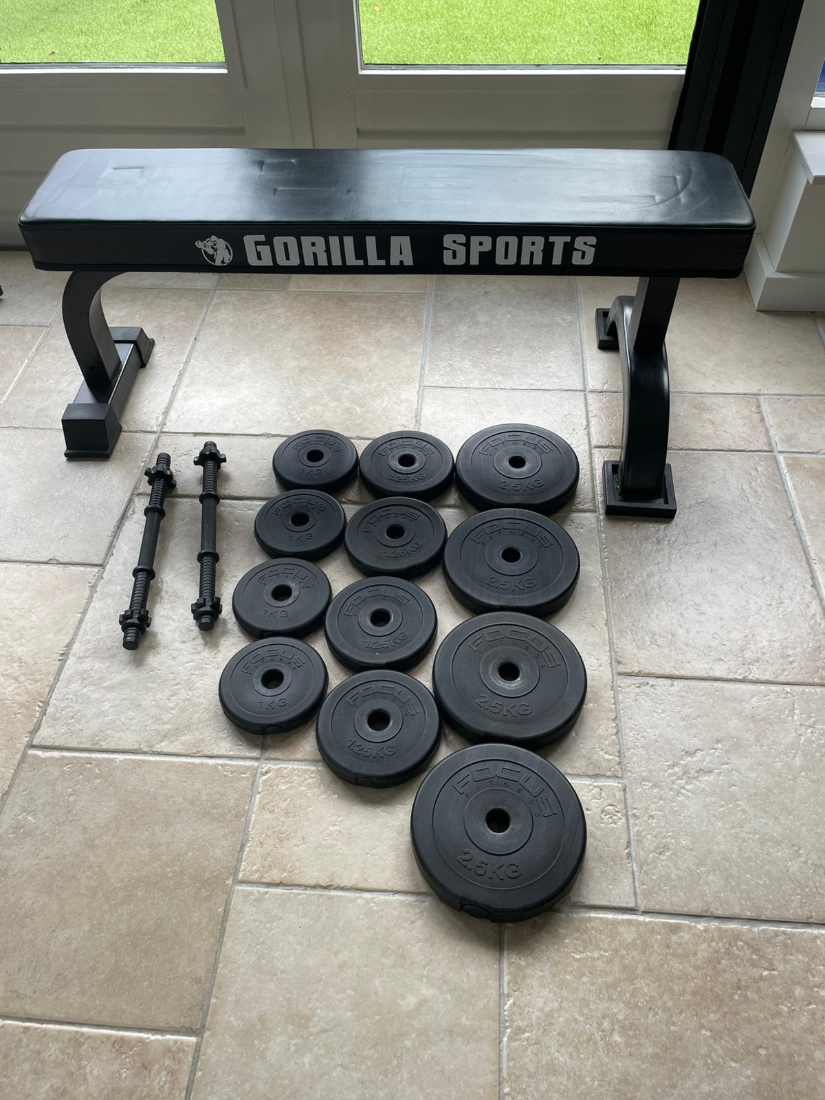 Gorilla sports halterbank met gewichten, Sport en Fitness, Fitnessmaterialen, Ophalen, Zo goed als nieuw, Fitnessbank