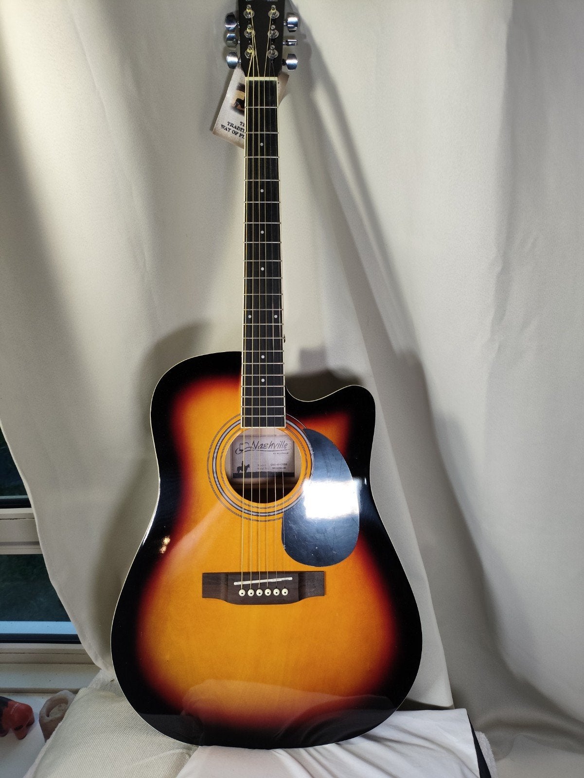 Nashville by Richwood met Cutaway Elektro-akoestische gitaar, Muziek en Instrumenten, Snaarinstrumenten | Gitaren | Akoestisch