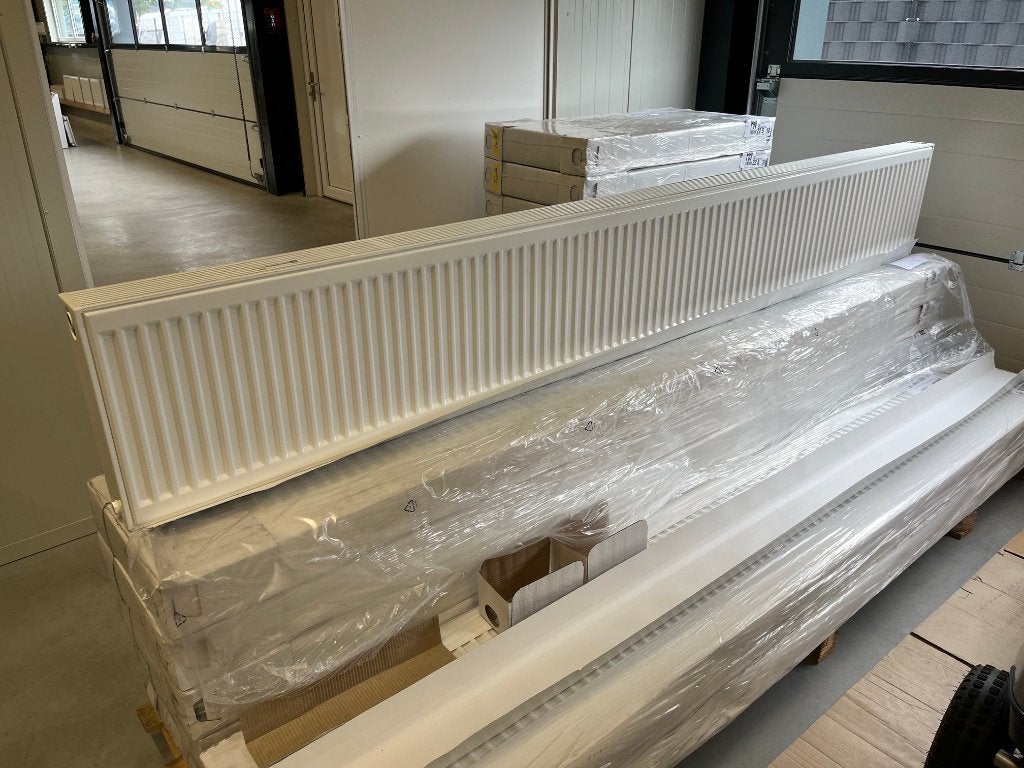 Brugman Centric radiator 400 hoog x 2800 breed T22 3300 Watt, Doe-het-zelf en Verbouw, Verwarming en Radiatoren, 30 tot 80 cm