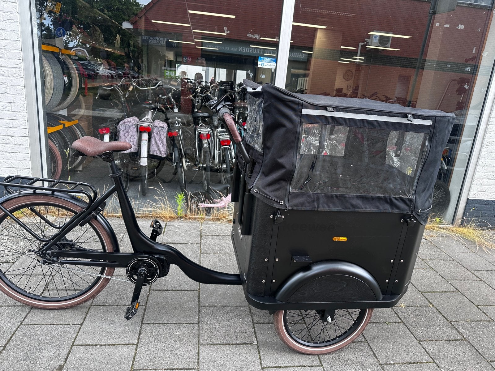 Elektrische bakfiets in nieuwe staat, Fietsen en Brommers, Ophalen of Verzenden, Zo goed als nieuw, 4 kinderen of meer