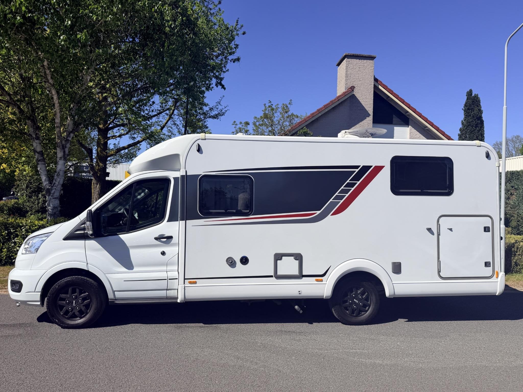 Burstner Bt6914 Ford 155PK Camper•Automaat•TV, Automaat, Fietsendrager, Bedrijf, Diesel