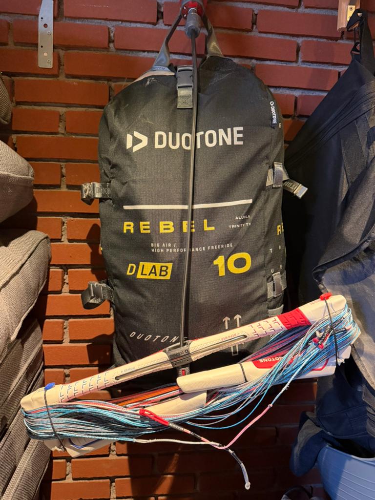 Duotone Rebel 10m Dlab met Clickbar!, Watersport en Boten, Kitesurfen, Kitesurf-set, 10 m², Geen board, Ophalen of Verzenden