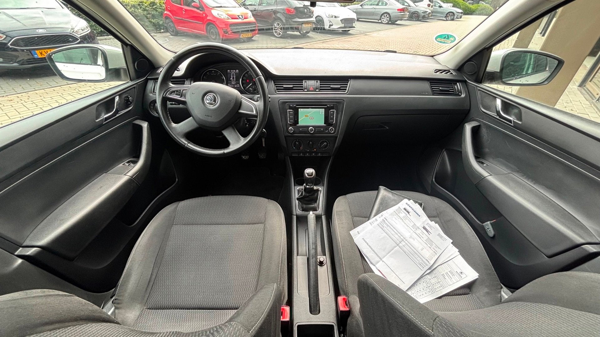 Skoda Rapid 1.2 TSI Greentech 5DRS | AIRCO | NAVI | CRUISE C, Auto's, Gebruikt, Zwart, 4 cilinders, 1055 kg