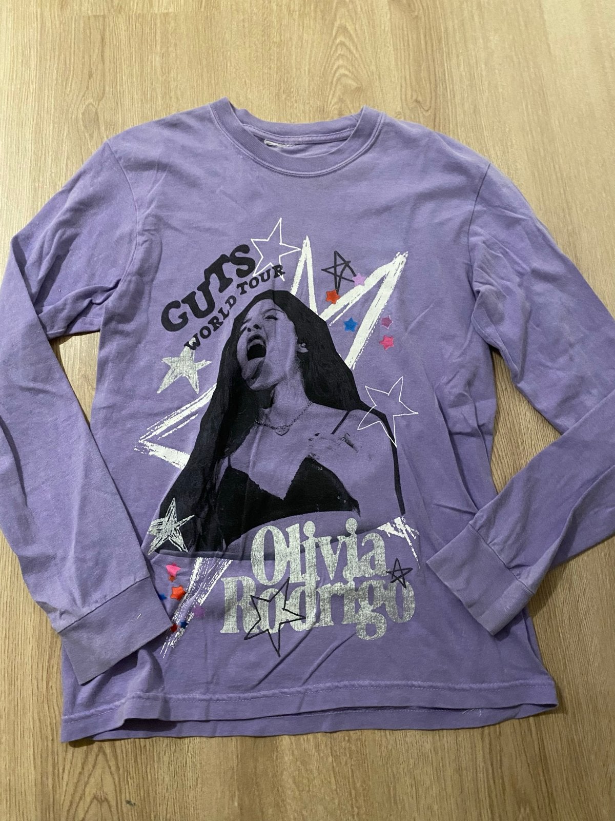 Olivia Rodrigo GUTS World Tour Longsleeve Maat S, Paars, Ophalen of Verzenden, Zo goed als nieuw, Lange mouw