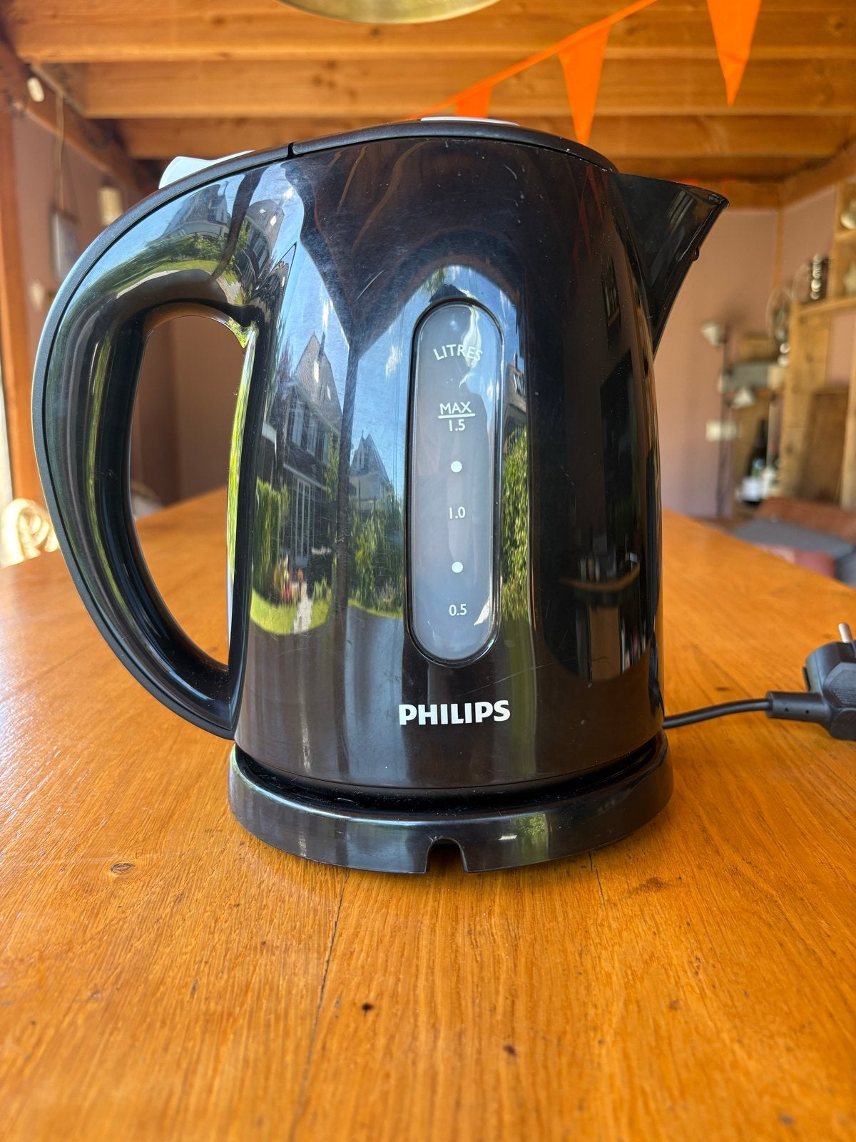 Philips waterkoker - Zwart - 1.5 liter, 1 tot 2 liter, Ophalen, Gebruikt, Draadloos