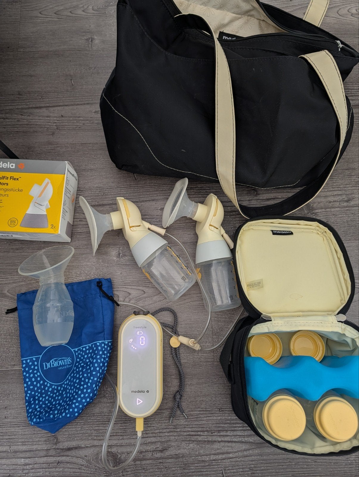 Medela Freestyle Flex kolf met accessoires en koeltas, Ophalen of Verzenden