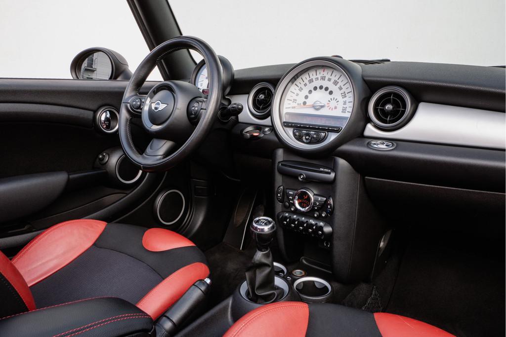 MINI Cabrio 1.6 One Pepper Half lederen int/ Cruise control/, Voorwielaandrijving, Euro 5, Gebruikt, Zwart