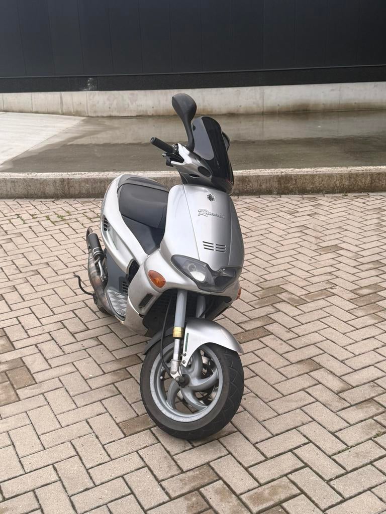 Gilera runner 70cc, Fietsen en Brommers, Scooters | Piaggio, Ophalen, Tweetakt, Overige modellen, Maximaal 45 km/u
