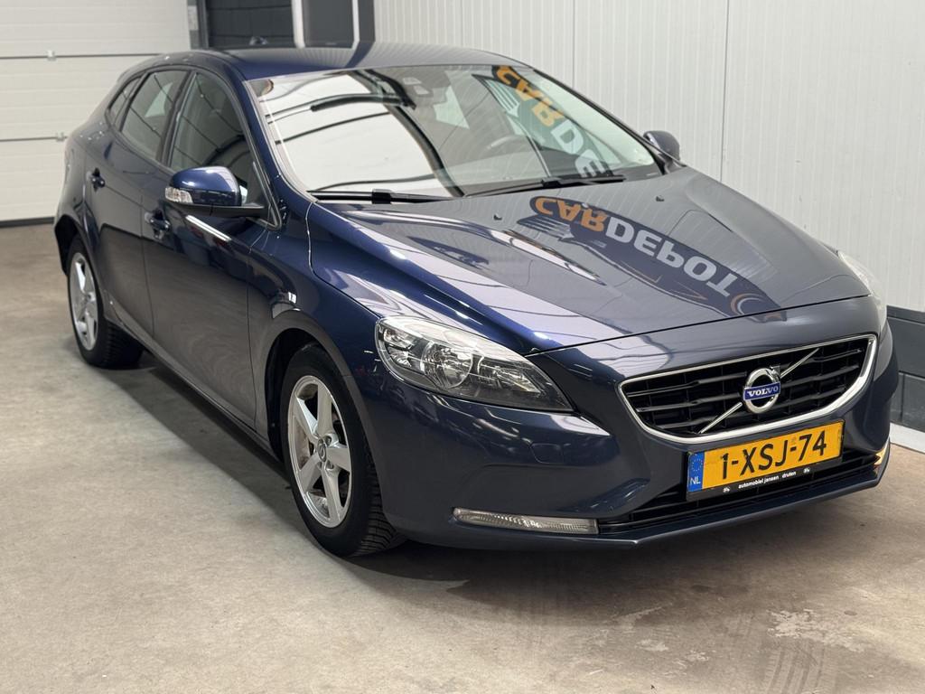 Volvo V40 1.6 D2 Kinetic Business, Auto's, Volvo, Voorwielaandrijving, Euro 5, Stof, Gebruikt