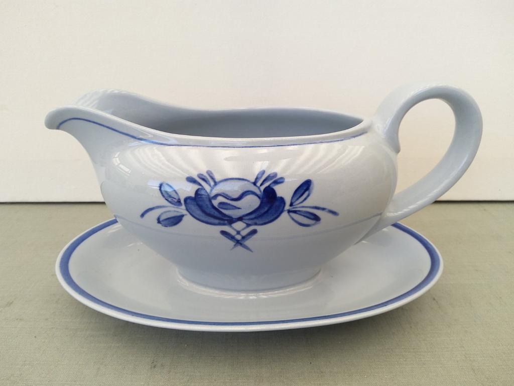 Arabia - Blue Rose  -Juskom / Sauskom met vaste onderschotel, Antiek en Kunst, Antiek | Servies los, Ophalen of Verzenden
