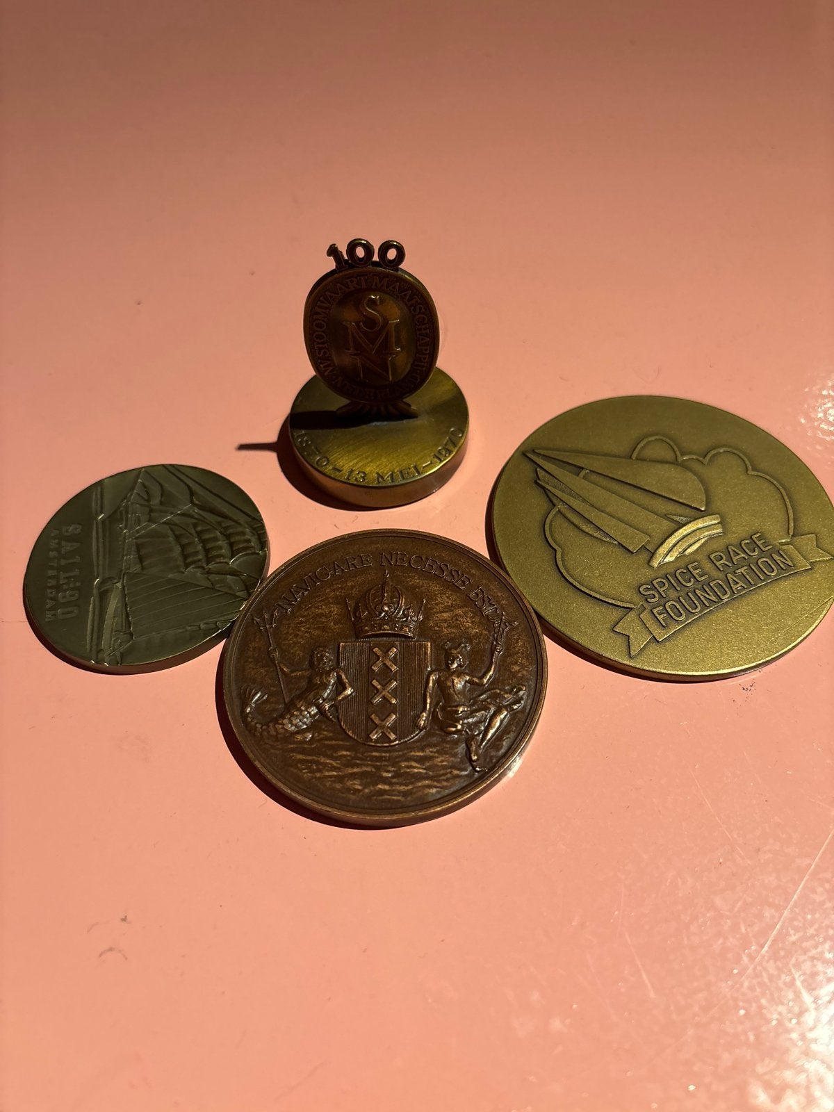 Diverse verzameling bronzen medailles en speld, Postzegels en Munten, Ophalen of Verzenden, Brons, Nederland
