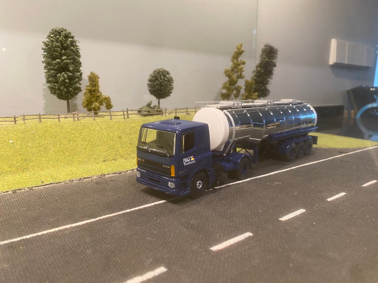 Daf 85 met tankoplegger van P&O, Ophalen of Verzenden, Zo goed als nieuw, Bus of Vrachtwagen, Tekno