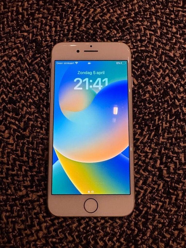 iPhone 8 met hoesje en screenprotector, Telecommunicatie, Mobiele telefoons | Apple iPhone, Gebruikt, Wit, Ophalen of Verzenden