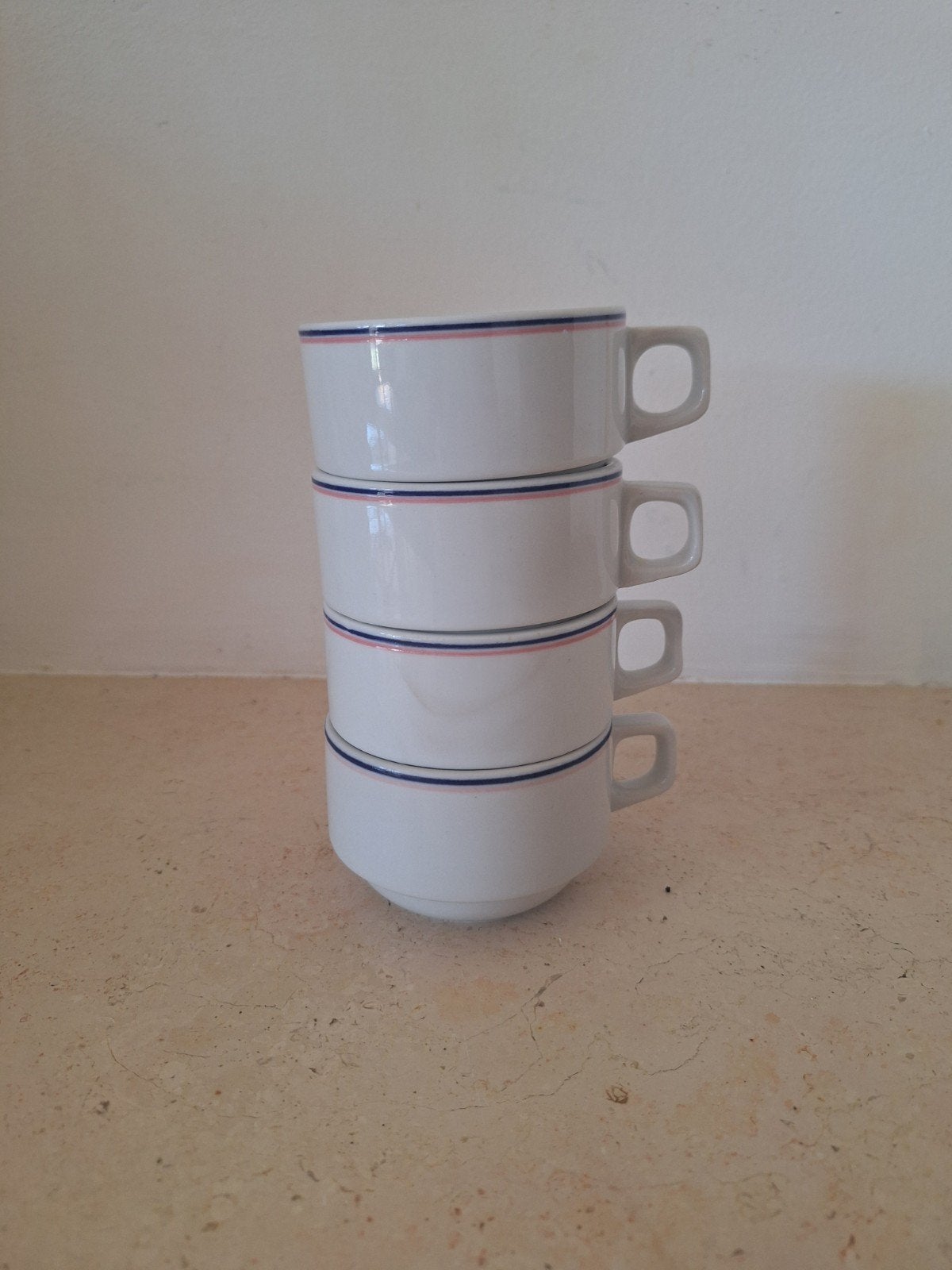 Set van 4 vintage stapelbare kopjes met streepjes, Ophalen of Verzenden