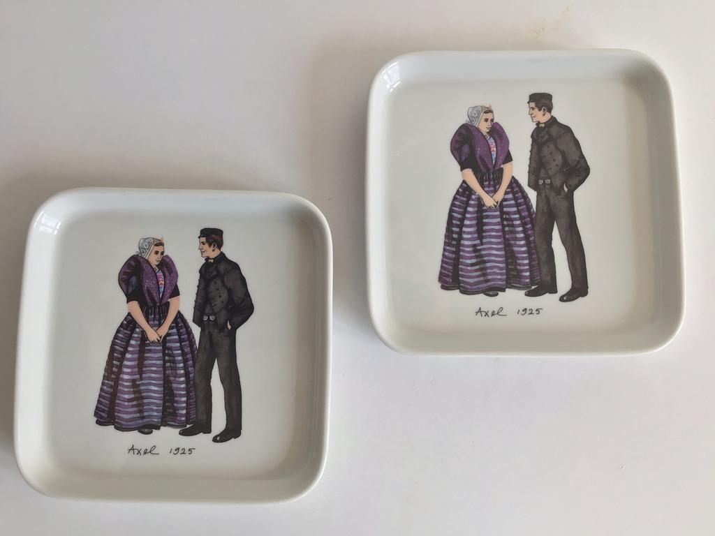 2 gebaksbordjes klederdracht Axel 1925 Villeroy & Boch 13 cm, Huis en Inrichting, Keuken | Servies, Ophalen of Verzenden, Porselein