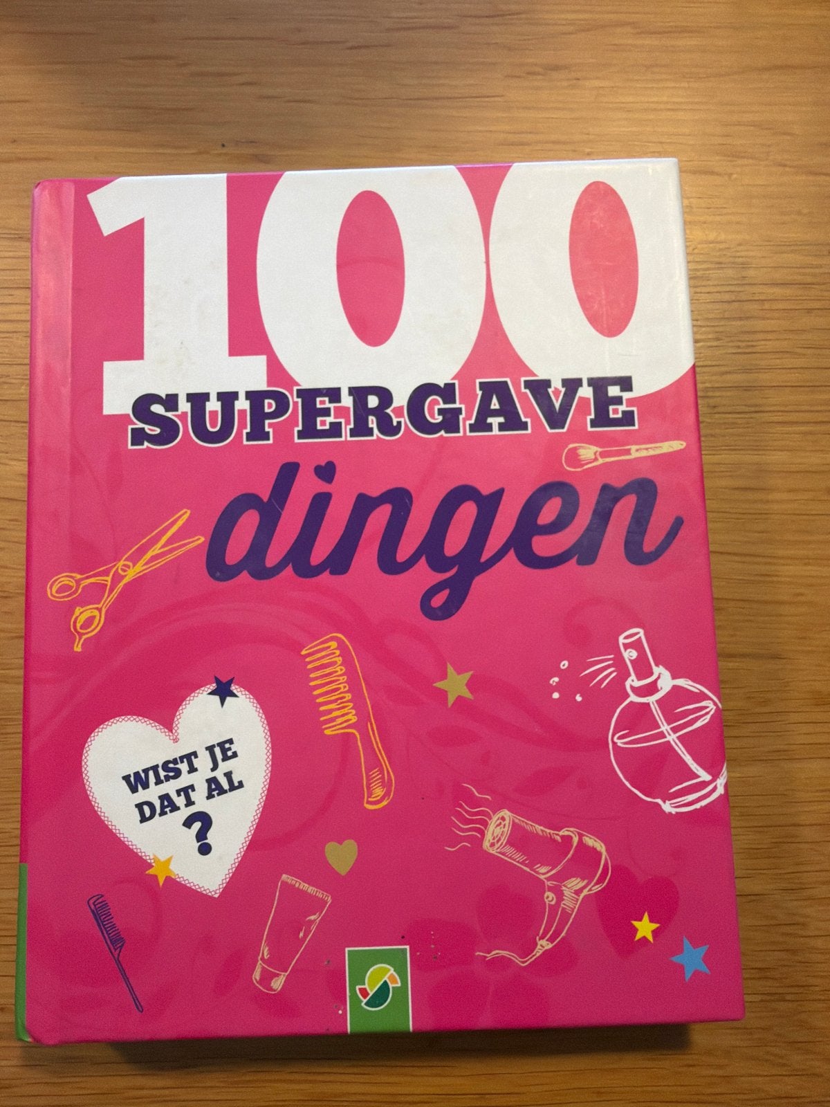 100 Supergave Dingen - Boek voor meiden (8+), Ophalen of Verzenden, Zo goed als nieuw, Non-fictie