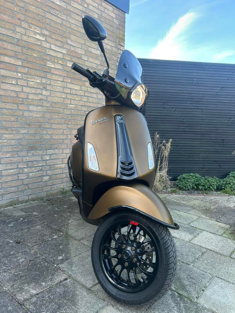 Custom vespa sprint I-get BROM full option mat bruin, Ophalen, Zo goed als nieuw, Benzine